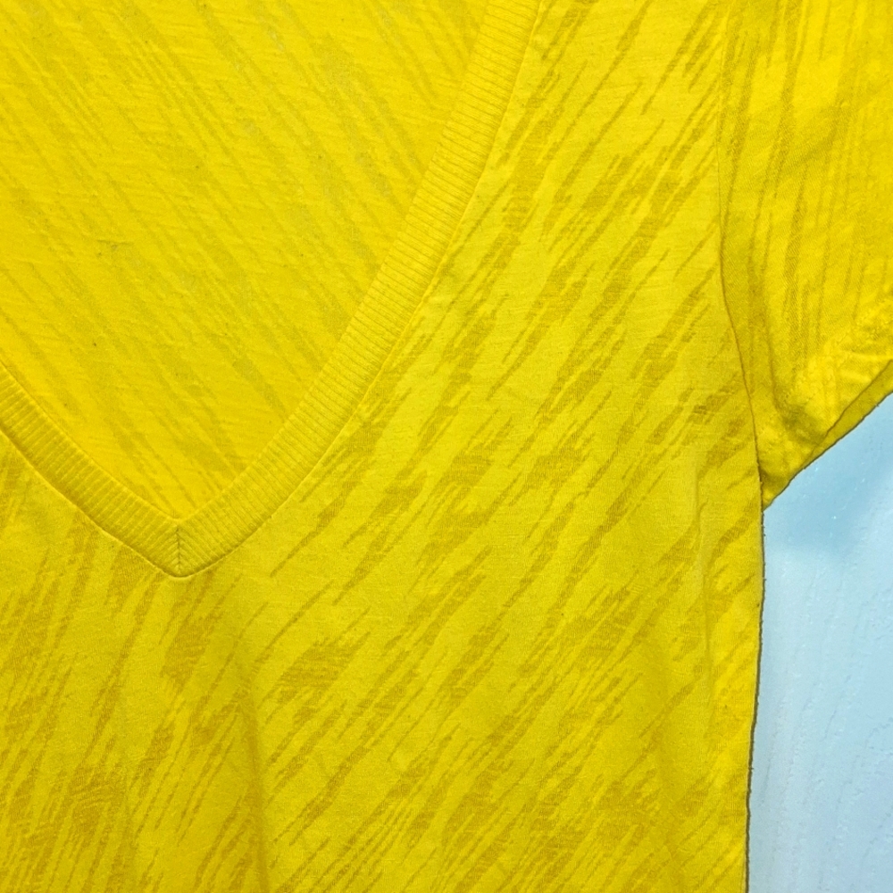 Bke Short Sleeved T-Shirt V-Neck - Picture 5 of 10